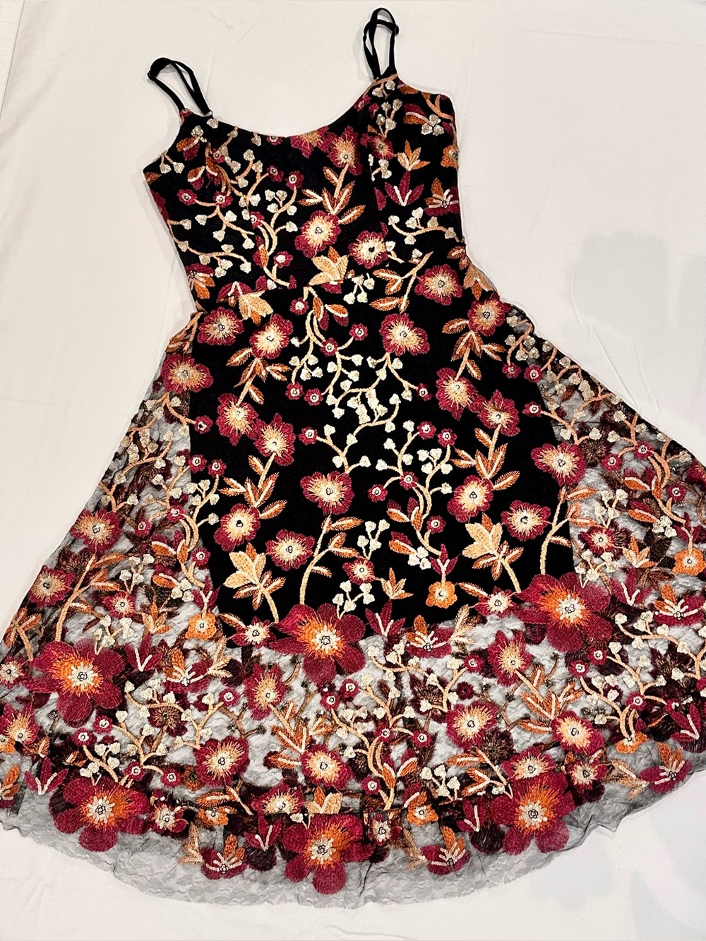 Embroidered/Sequin Floral Cocktail Dress (Med)